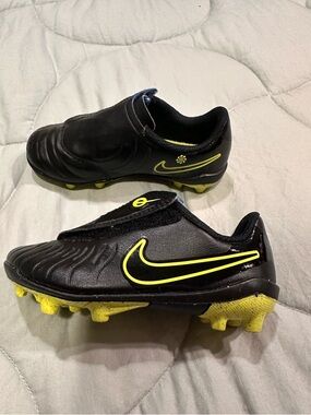Nike Black with Neon Yellow Accent Youth Soccer Cleats